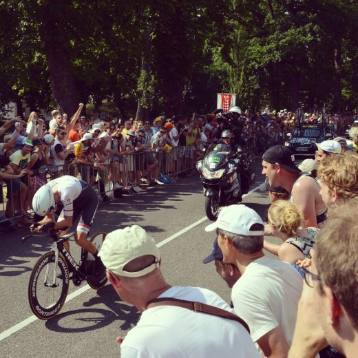 Mollema, one of the crowd favourites, accelerates on the first stage of Le Tour in Maliesingel.